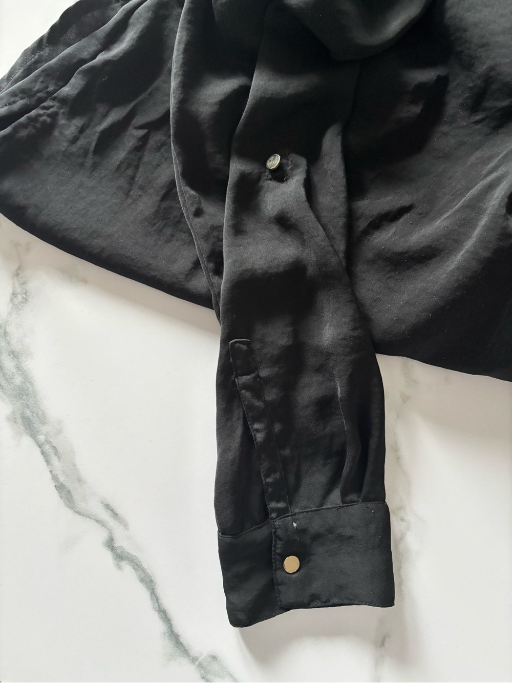 Apt. 9 Women's Black V-Neck Long Sleeve Blouse - Size Medium - Picture 2 of 4